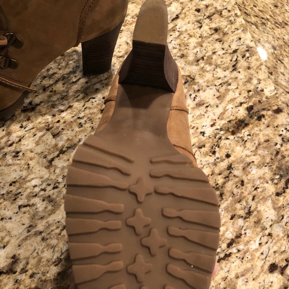 Tan suede fur bootie - Picture 4 of 6